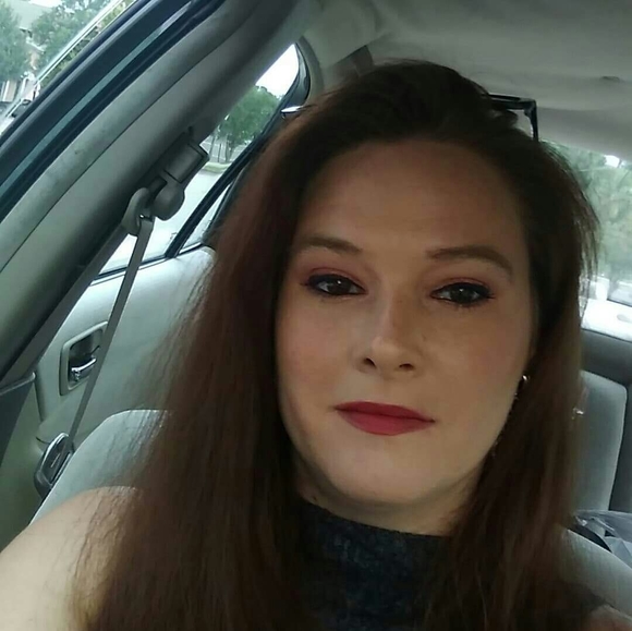 Meet your Posher, Kristin - Picture 1 of 1